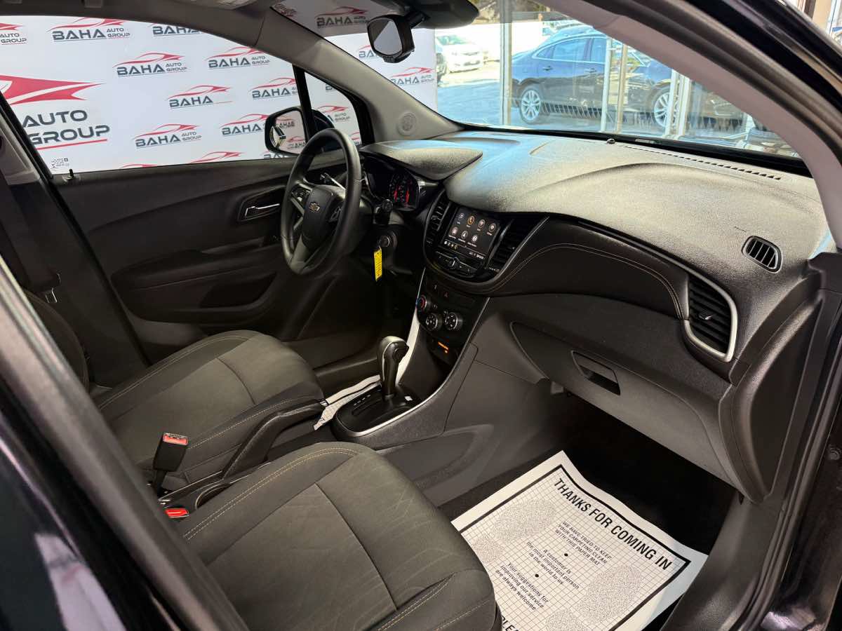 Used 2020 Chevrolet Trax LT AWD/4WD image 46