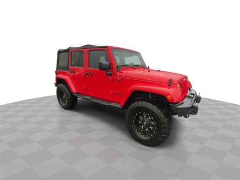 Used 2015 Jeep Wrangler Unlimited Sahara w/ Max Tow Package image 2