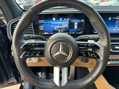 Used 2024 Mercedes-Benz GLS 580 4MATIC image 14