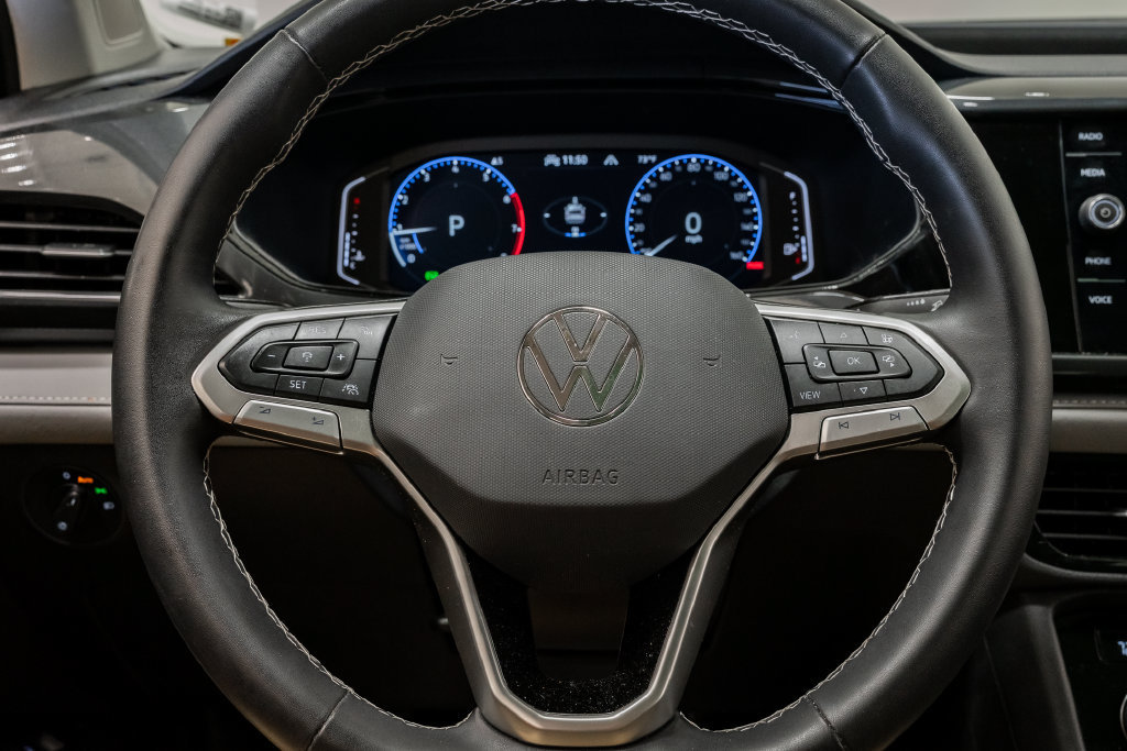 Used 2024 Volkswagen Taos SEL AWD/4WD image 16