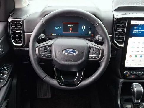 Used 2025 Ford Ranger Lariat w/ FX4 Off-Road Package AWD/4WD image 19