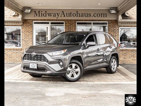 Used 2020 Toyota RAV4 XLE FWD image 1