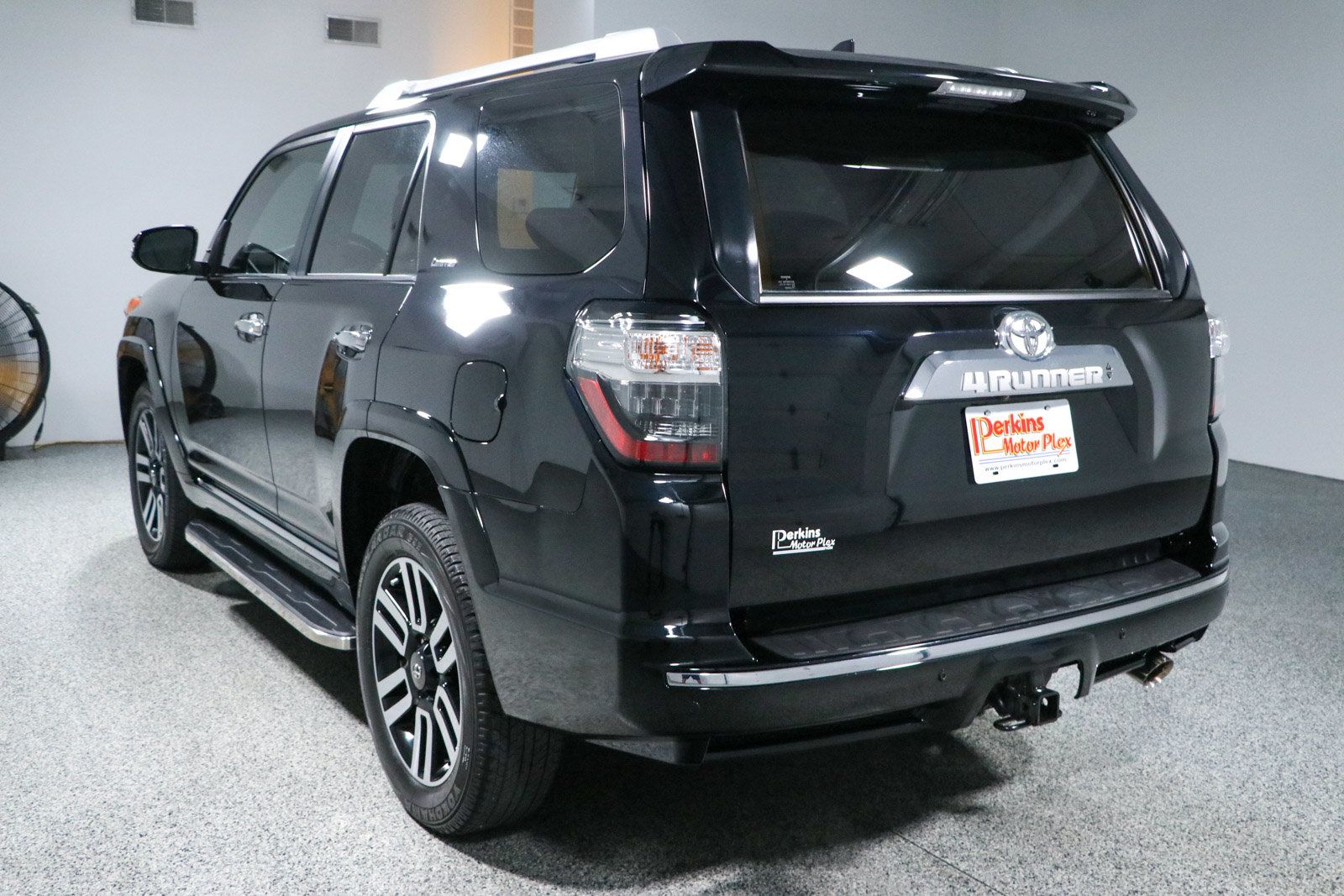 Used 2024 Toyota 4Runner Limited AWD/4WD image 9