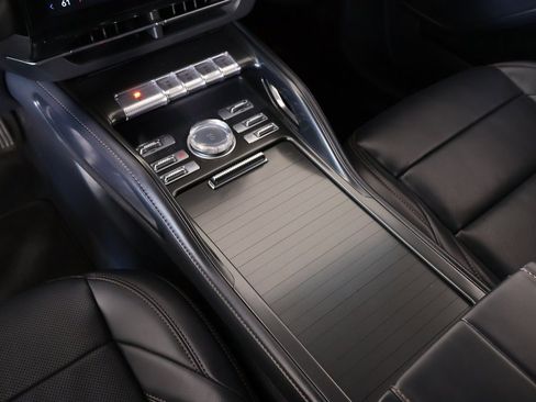 Certified 2024 Lincoln Nautilus Premier w/ Jet Appearance Package image 9