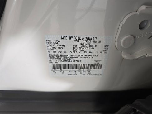 Used 2020 Ford Explorer Platinum w/ Premium Technology Package image 35