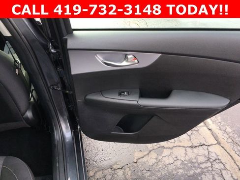 Used 2022 Kia Forte LXS w/ LXS Technology Package image 17