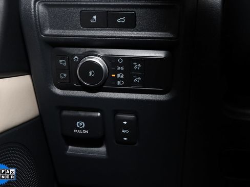 Used 2022 Ford Expedition Platinum image 32