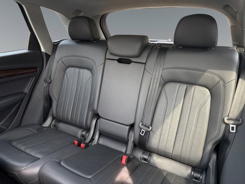 Used 2018 Audi Q5 2.0T Premium Plus w/ Premium Plus Package image 13