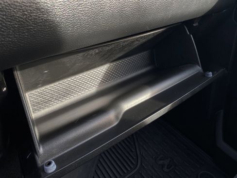 Used 2024 RAM 2500 Tradesman w/ Chrome Appearance Group image 25