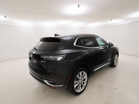 Used 2022 Buick Envision Avenir w/ Technology Package II image 3