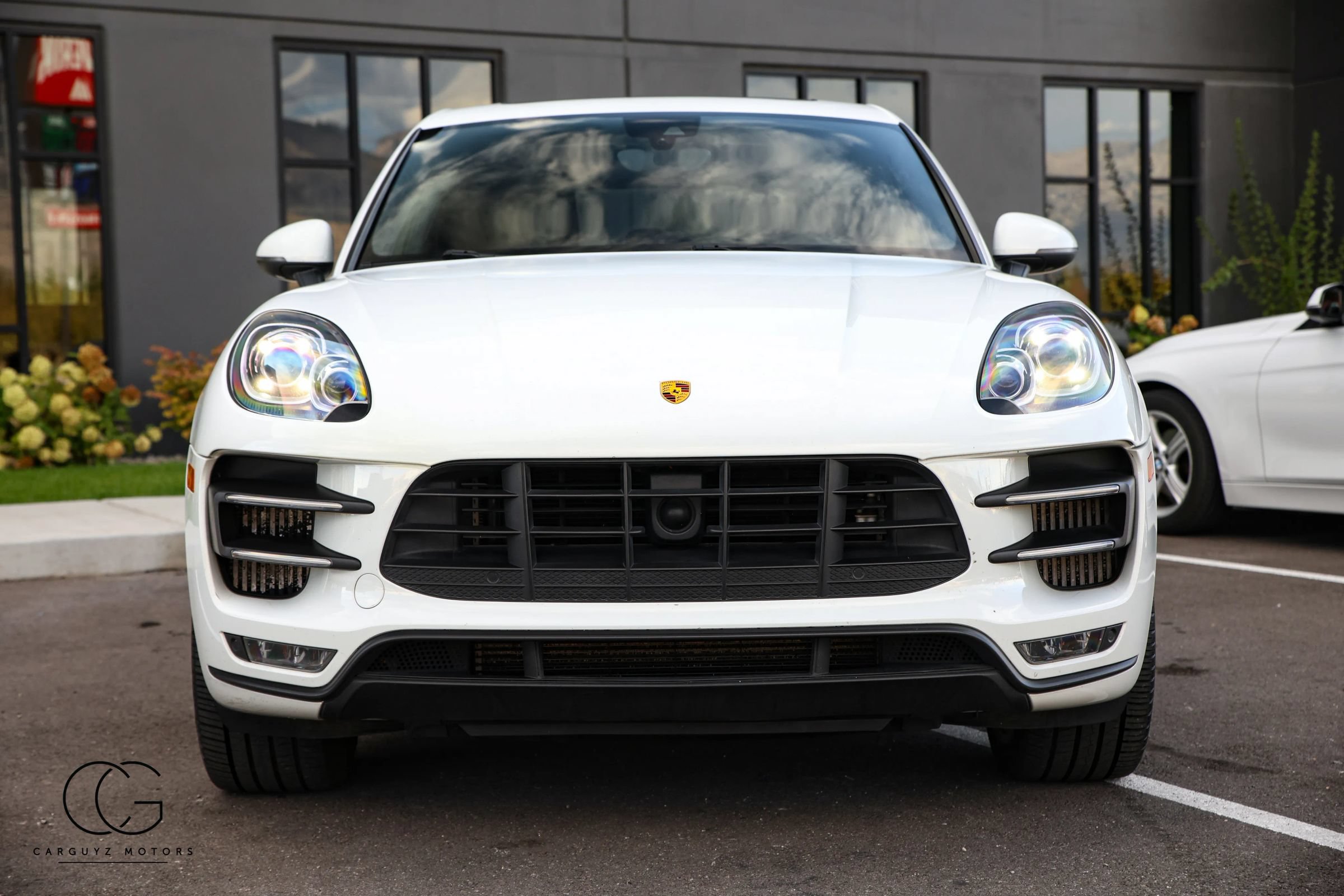 Used 2015 Porsche Macan Turbo AWD/4WD image 18