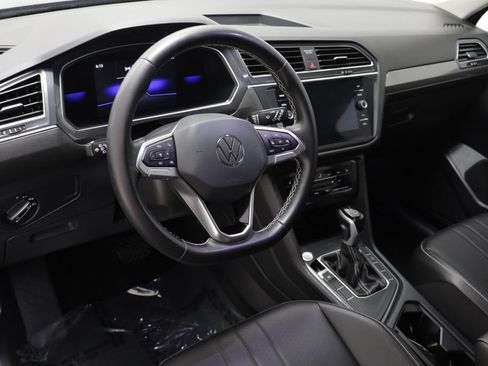 Used 2023 Volkswagen Tiguan SE FWD image 6
