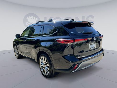 Used 2023 Toyota Highlander Platinum AWD/4WD image 14