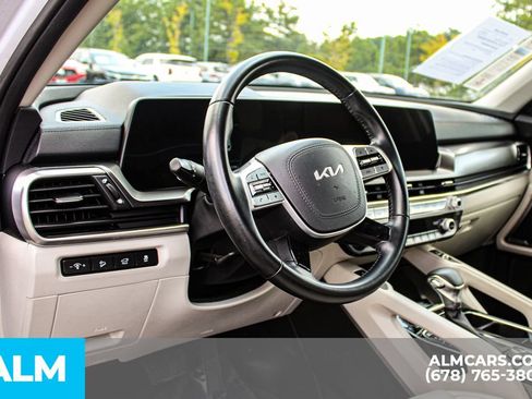 Used 2025 Kia Telluride S FWD image 31