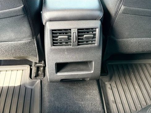 Used 2024 Mitsubishi Outlander ES FWD image 25