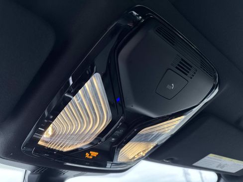 Certified 2023 BMW 530i xDrive w/ Convenience Package image 23