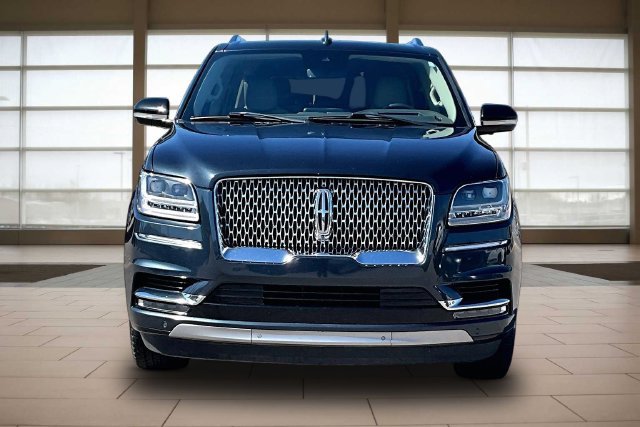 Used 2021 Lincoln Navigator L Reserve w/ Luxury Package AWD/4WD image 3