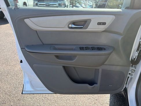 Used 2016 Chevrolet Traverse LT image 25