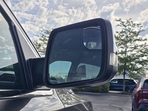Used 2022 RAM 1500 Limited w/ Body Color Bumper Group AWD/4WD image 16