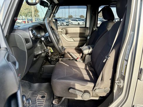 Used 2015 Jeep Wrangler Unlimited Sport image 13