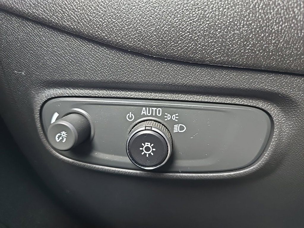 Used 2024 Chevrolet Equinox LT AWD/4WD image 21