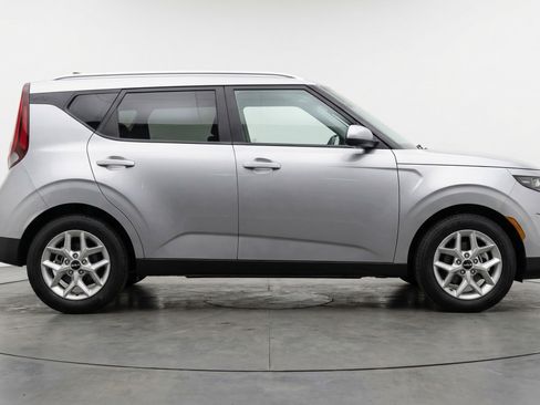 Used 2025 Kia Soul LX w/ LX Technology Package image 11