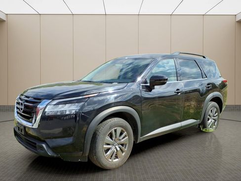 Used 2025 Nissan Pathfinder SV AWD/4WD image 2