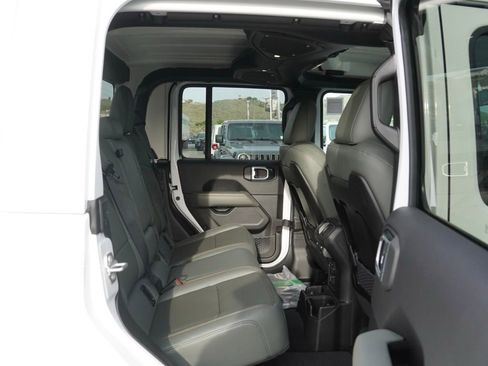 New 2026 Jeep Gladiator Mojave image 23