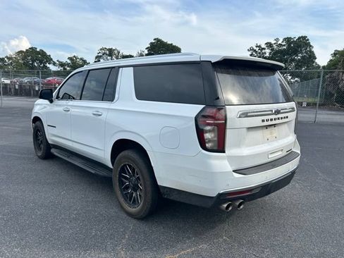 Used 2021 Chevrolet Suburban Premier w/ Premium Package RWD image 3