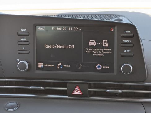 Certified 2023 Hyundai Elantra SEL image 16