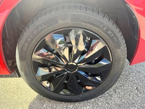 Used 2016 Toyota Corolla LE FWD image 14