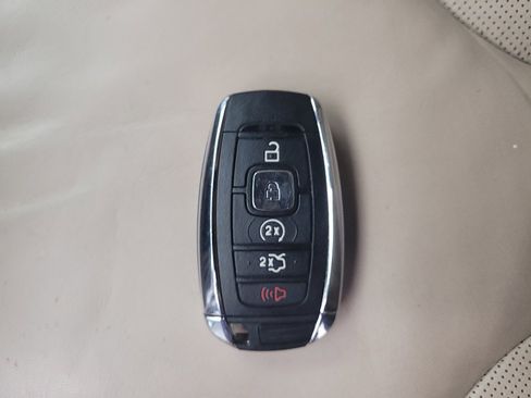 Used 2017 Lincoln MKC Select w/ Select Plus Package image 32