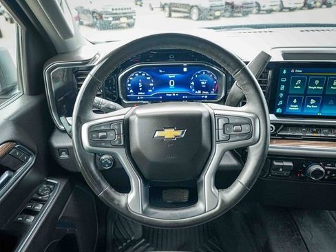 Used 2024 Chevrolet Silverado 1500 LT AWD/4WD image 32