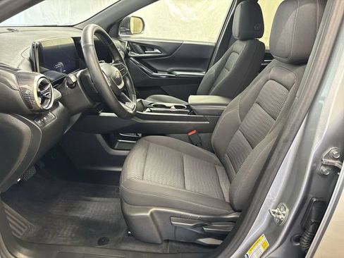 Certified 2025 Chevrolet Equinox LT FWD image 10