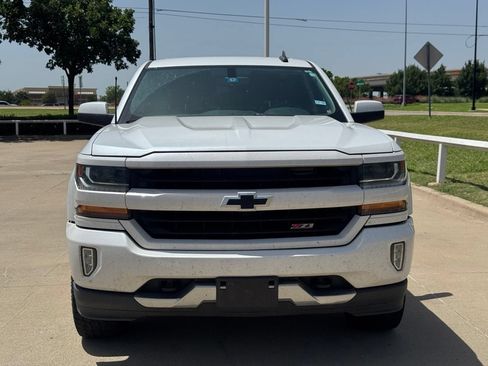 Used 2018 Chevrolet Silverado 1500 LT w/ Texas Edition AWD/4WD image 2