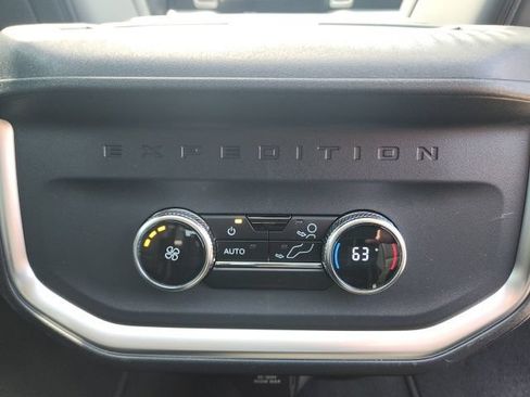 Used 2025 Ford Expedition Active AWD/4WD image 19