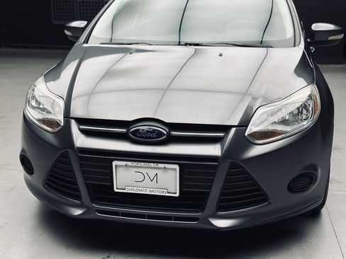 Used 2014 Ford Focus SE w/ SE Winter Package FWD image 14