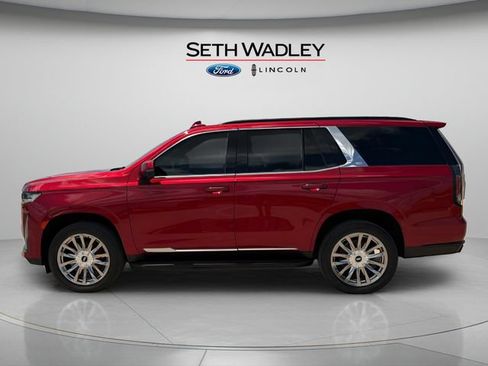 Used 2021 Cadillac Escalade Premium Luxury AWD/4WD image 4