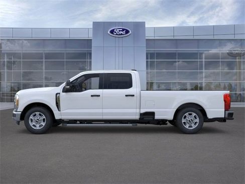 New 2026 Ford F250 XLT w/ F-250 >10K GVWR Package image 3
