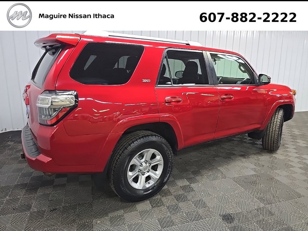 Used 2018 Toyota 4Runner SR5 AWD/4WD image 4