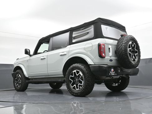 Used 2022 Ford Bronco Outer Banks image 25