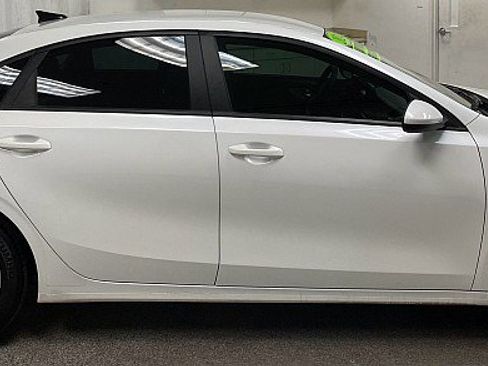 Used 2024 Kia Forte LXS image 4