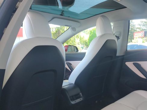 Used 2018 Tesla Model 3 Long Range AWD/4WD image 12