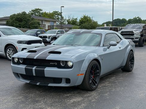 Used 2021 Dodge Challenger SRT Hellcat RWD image 4