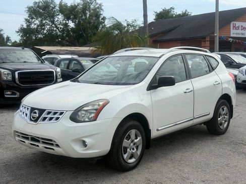 Used 2015 Nissan Rogue S w/ Convenience Package AWD/4WD image 2