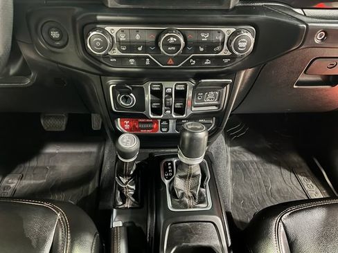 Used 2022 Jeep Wrangler Unlimited Rubicon w/ Trailer Tow Package AWD/4WD image 22
