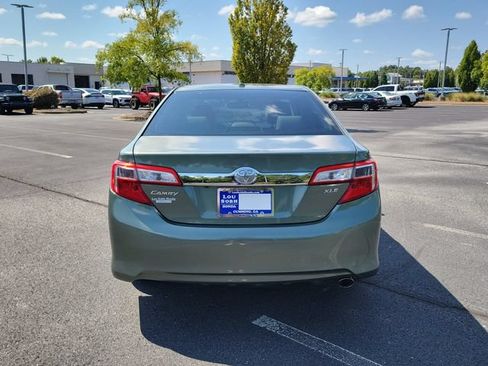 Used 2014 Toyota Camry XLE w/ Leather Package FWD image 5