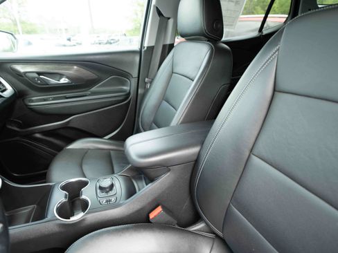 Used 2024 GMC Terrain SLT w/ Elevation Edition AWD/4WD image 10