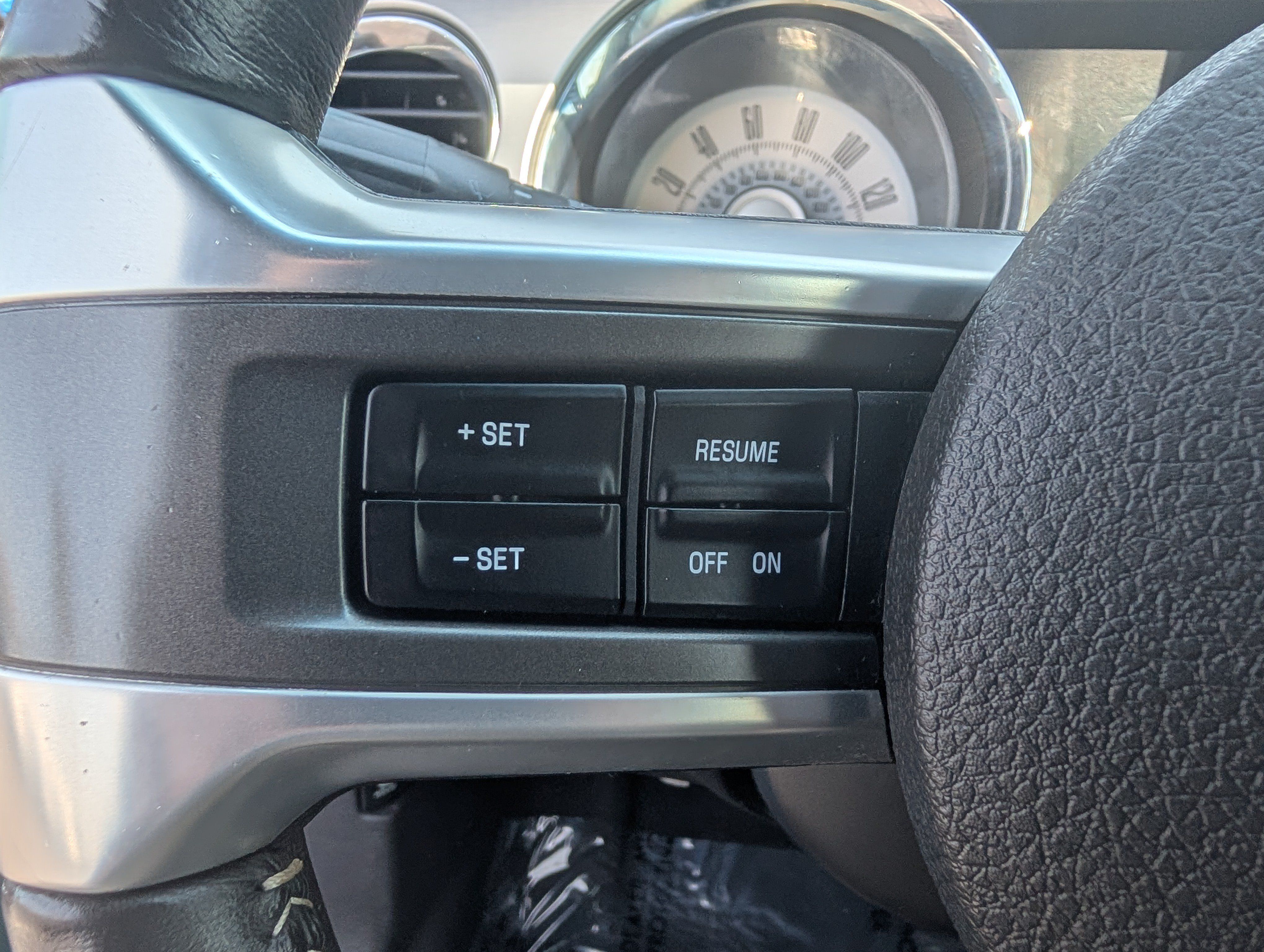 Used 2010 Ford Mustang GT Premium RWD image 15
