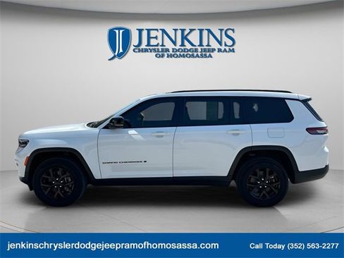 Certified 2024 Jeep Grand Cherokee L Altitude image 5